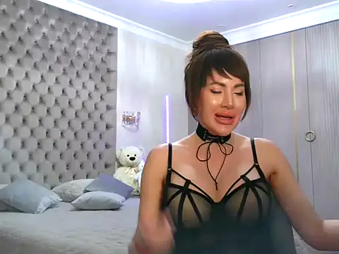 TianaPosh online show from 03/08/25, 02:55