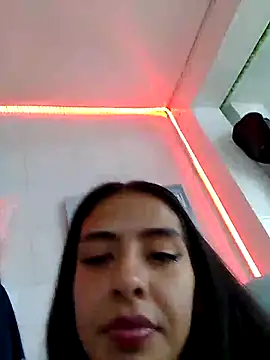 Snapshot of Alisson_420 chatting on 11/03/25, 03:52 Alisson 420 online show from 11/03/25, 03:52