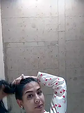 Snapshot of Alisson_420 chatting on 11/10/25, 07:24 Alisson 420 online show from 11/10/25, 07:24