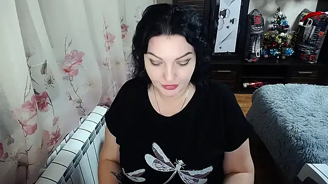 Snapshot of Lady_Boom_Wild_ chatting on 12/21/24, 06:23 Lady Boom Wild online show from 12/21/24, 06:23