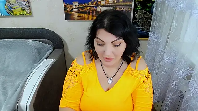 Snapshot of Lady_Boom_Wild_ chatting on 10/10/25, 02:38 Lady Boom Wild online show from 10/10/25, 02:38