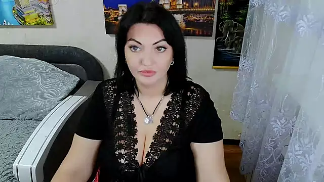 Snapshot of Lady_Boom_Wild_ chatting on 10/15/25, 03:56 Lady Boom Wild online show from 10/15/25, 03:56