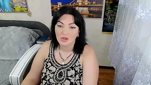 Snapshot of Lady_Boom_Wild_ chatting on 10/28/25, 05:59 Lady Boom Wild online show from 10/28/25, 05:59