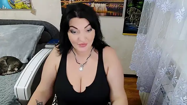 Snapshot of Lady_Boom_Wild_ chatting on 11/02/25, 03:36 Lady Boom Wild online show from 11/02/25, 03:36