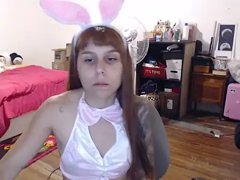Snapshot of bunnylolaa4 chatting on 01/20/25, 11:10 bunnylolaa4 online show from 01/20/25, 11:10