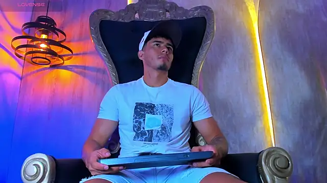 thaddeus king online show from 10/01/25, 12:38