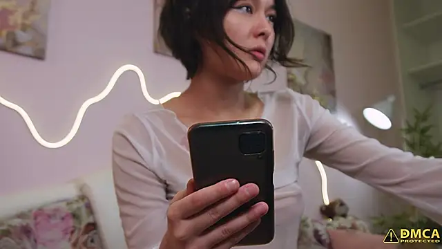 Snapshot of pulluq chatting on 12/21/24, 01:21 pulluq online show from 12/21/24, 01:21