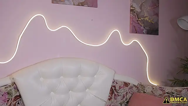 Snapshot of pulluq chatting on 01/08/25, 01:52 pulluq online show from 01/08/25, 01:52