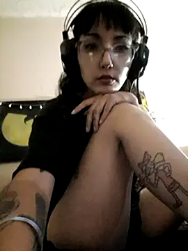 Snapshot of HighLilith chatting on 01/08/25, 02:25 HighLilith online show from 01/08/25, 02:25