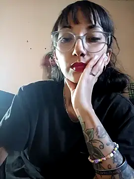 Snapshot of HighLilith chatting on 02/04/25, 10:45 HighLilith online show from 02/04/25, 10:45