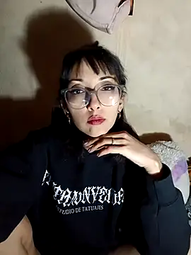 Snapshot of HighLilith chatting on 03/05/25, 10:11 HighLilith online show from 03/05/25, 10:11