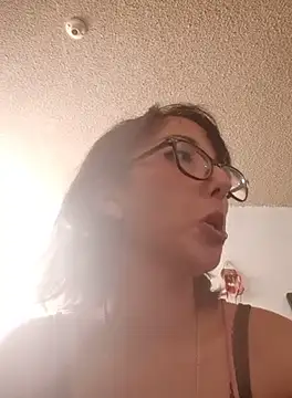 Snapshot of HighLilith chatting on 09/24/25, 04:32 HighLilith online show from 09/24/25, 04:32