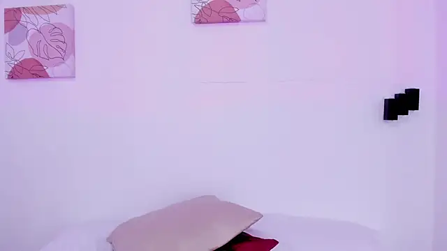 Snapshot of samantha__fairy chatting on 03/09/25, 04:11 samantha fairy online show from 03/09/25, 04:11