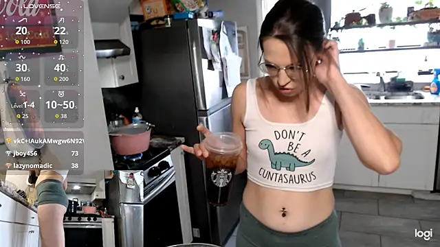 Snapshot of KSwonderland6 chatting on 10/28/25, 02:53 KSwonderland6 online show from 10/28/25, 02:53