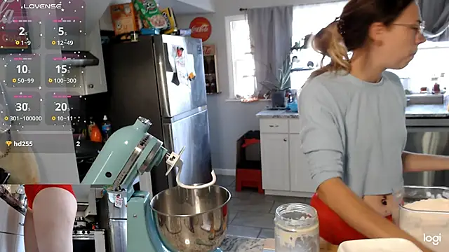 Snapshot of KSwonderland6 chatting on 11/04/25, 05:34 KSwonderland6 online show from 11/04/25, 05:34