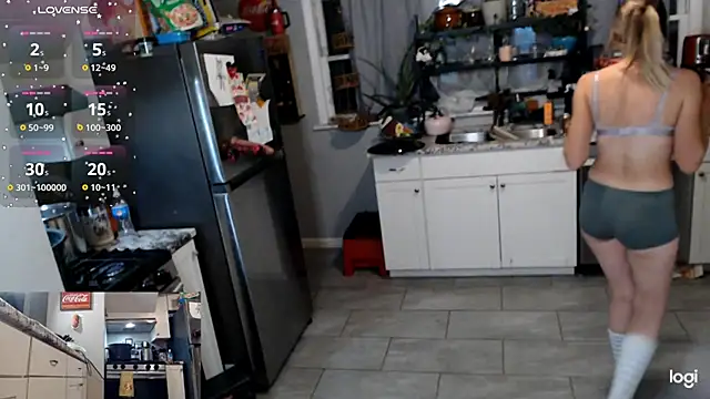 Snapshot of KSwonderland6 chatting on 11/11/25, 05:18 KSwonderland6 online show from 11/11/25, 05:18