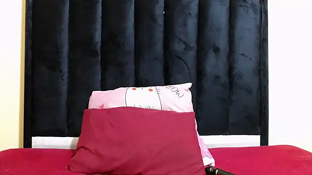 kittykhloe22 online show from 02/19/26, 08:38