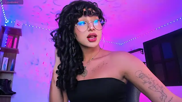 Heka Prudence online show from 02/12/25, 01:52