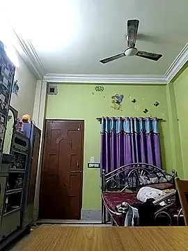 Snapshot of Royalgirl667 chatting on 12/07/24, 06:04 Royalgirl667 online show from 12/07/24, 06:04