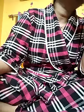 Snapshot of Royalgirl667 chatting on 12/23/24, 03:44 Royalgirl667 online show from 12/23/24, 03:44