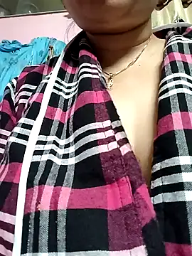 Snapshot of Royalgirl667 chatting on 12/24/24, 01:59 Royalgirl667 online show from 12/24/24, 01:59