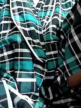 Snapshot of Royalgirl667 chatting on 12/26/24, 02:01 Royalgirl667 online show from 12/26/24, 02:01