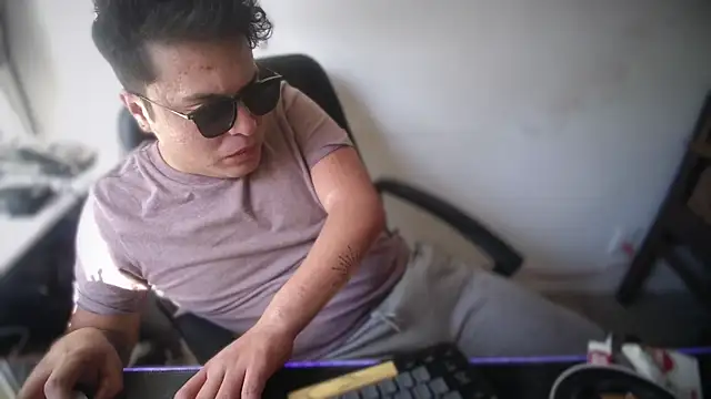 FrankGatsby11 online show from 11/13/25, 08:41