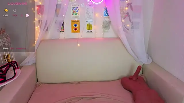 Angel Nikole online show from 11/10/25, 01:48