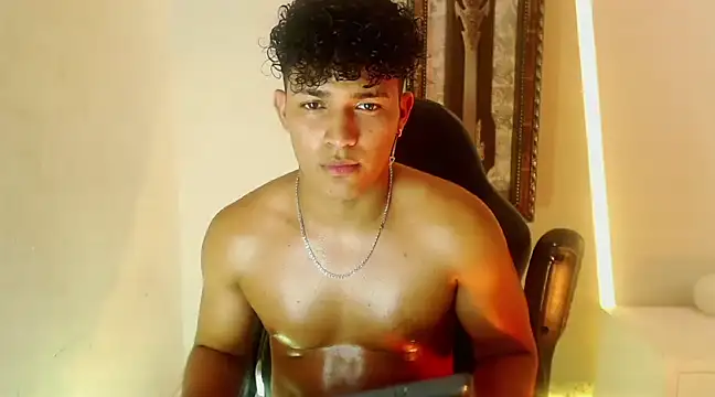 Snapshot of jamescurli_ chatting on 01/05/25, 03:43 jamescurli online show from 01/05/25, 03:43