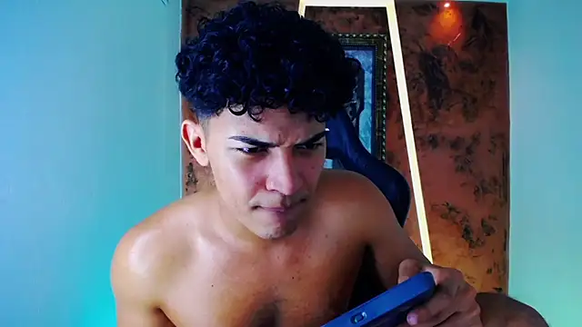 Snapshot of jamescurli_ chatting on 02/27/25, 06:50 jamescurli online show from 02/27/25, 06:50