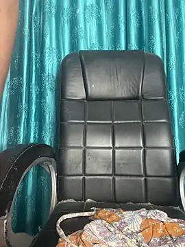 poision51 online show from 11/11/25, 04:01