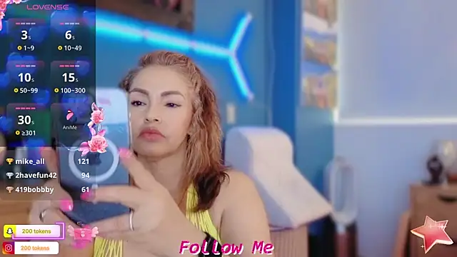 QueenYsuRey online show from 02/17/25, 02:48