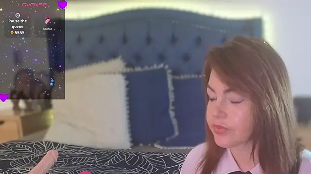 QueenYsuRey online show from 09/26/25, 02:54