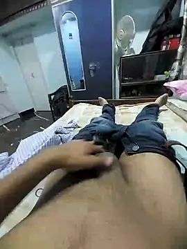 Snapshot of Dexiboy chatting on 12/11/24, 06:31 Dexiboy online show from 12/11/24, 06:31