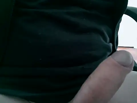 Snapshot of lovedoggy03 chatting on 11/09/25, 12:14 lovedoggy03 online show from 11/09/25, 12:14