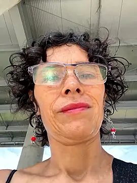 MireyaTorresGu online show from 10/20/25, 01:33