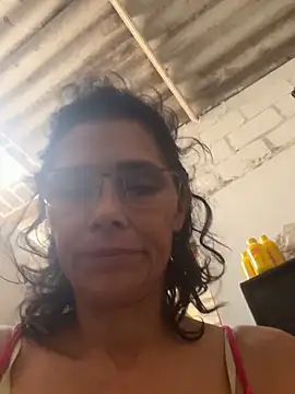 Snapshot of MireyaTorresGu chatting on 06/19/26, 02:32 MireyaTorresGu online show from 06/19/26, 02:32