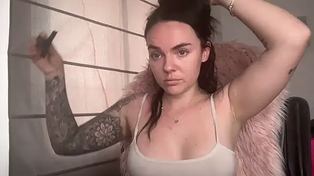 yorkshiregal online show from 01/05/25, 03:13