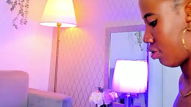 Snapshot of Alishaacameron_ chatting on 12/21/24, 02:41 Alishaacameron online show from 12/21/24, 02:41