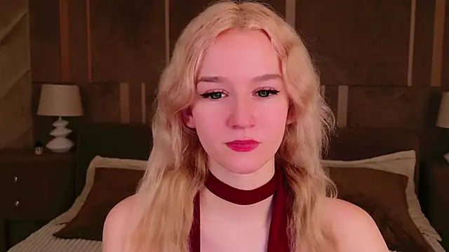 Snapshot of NaomiLoys chatting on 03/22/25, 03:42 NaomiLoys online show from 03/22/25, 03:42