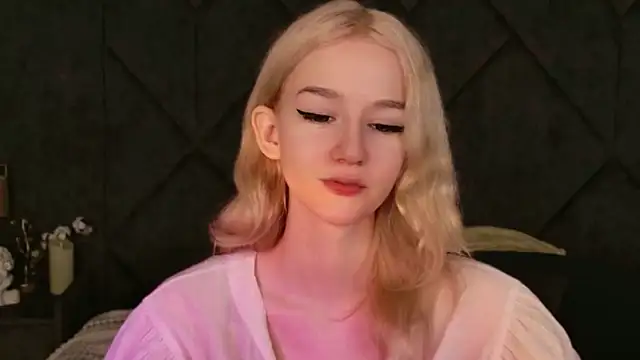 NaomiLoys online show from 11/16/25, 10:54