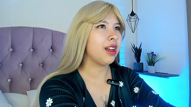 Namiko Park online show from 12/16/24, 07:21