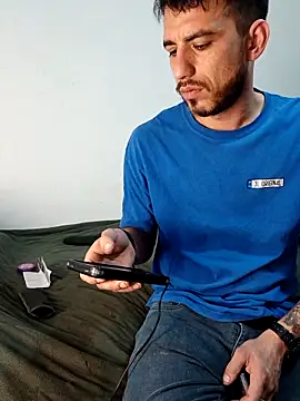 jhonyhot9292 online show from 04/22/26, 02:40