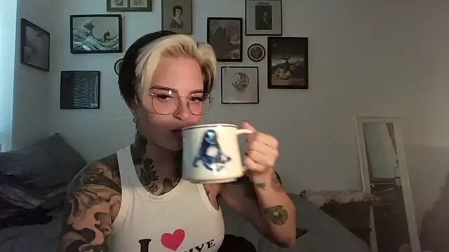 Alexandersonxo online show from 10/05/25, 08:34