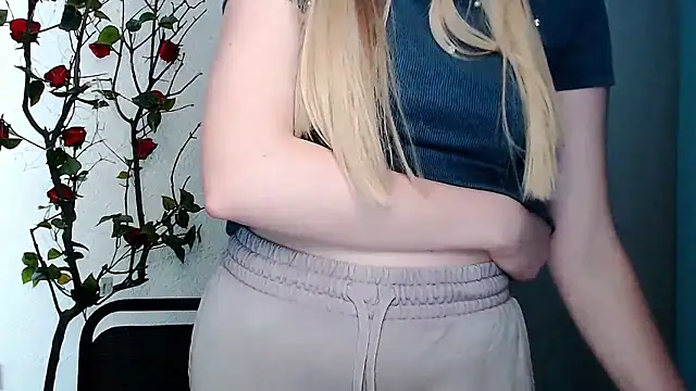 Queen ofLove online show from 04/01/26, 01:41