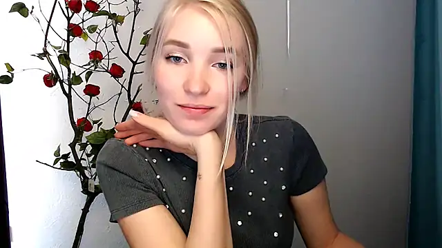 Queen ofLove online show from 04/14/26, 12:11