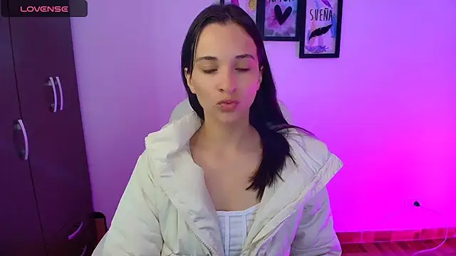 Snapshot of mariaan_m_ chatting on 02/18/25, 11:00 mariaan m online show from 02/18/25, 11:00