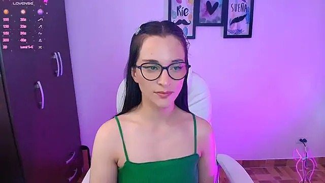 Snapshot of mariaan_m_ chatting on 02/25/25, 09:13 mariaan m online show from 02/25/25, 09:13