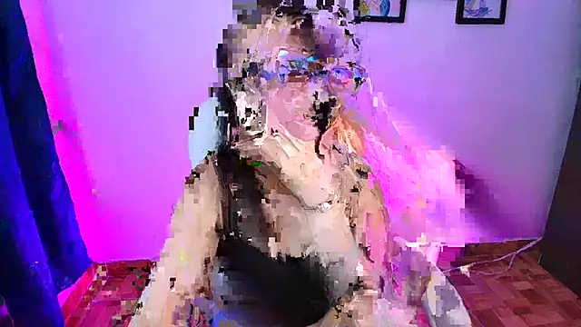 Snapshot of mariaan_m_ chatting on 10/27/25, 10:14 mariaan m online show from 10/27/25, 10:14