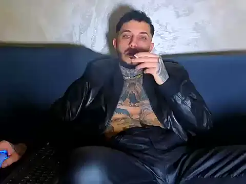 Snapshot of MentoXXL chatting on 01/11/26, 05:40 MentoXXL online show from 01/11/26, 05:40